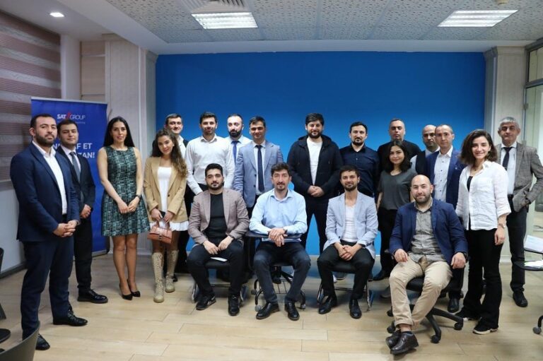 Azad Qəhrəmanov tərəfindən B2B satış alətləri mövzusunda təlim